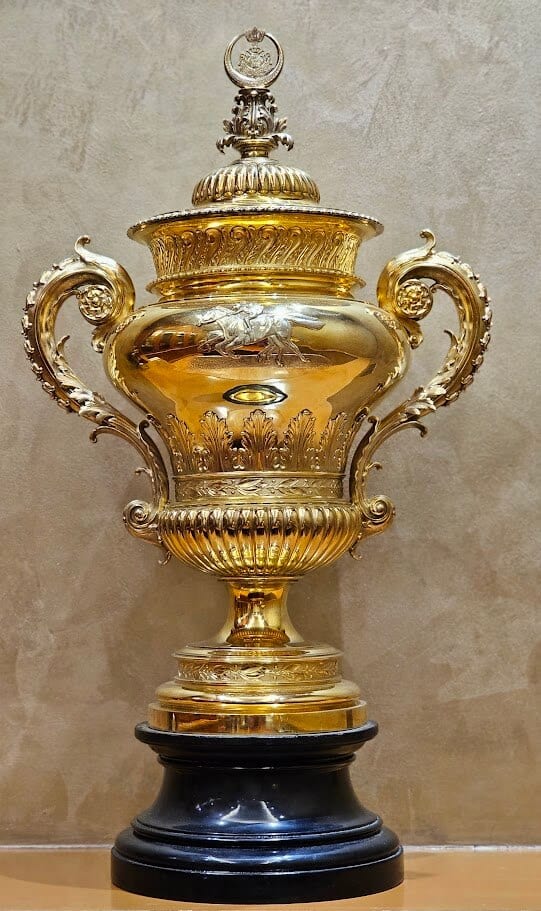 Features Races 4 Coronation Cup