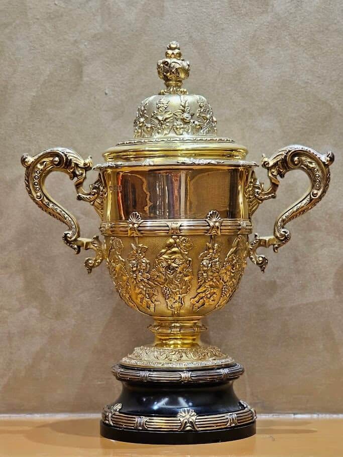 Features Races 2 Derby Cup